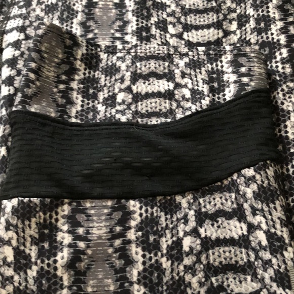 Under Armour Set - Picture 8 of 10